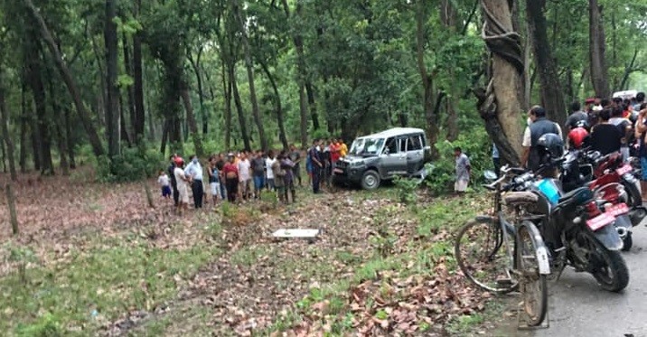 फायरलाइन लुम्बिनी सडक अन्तर्गत सालको रुखमा बलेरो ठोक्किदा एक जनाको मृत्यु