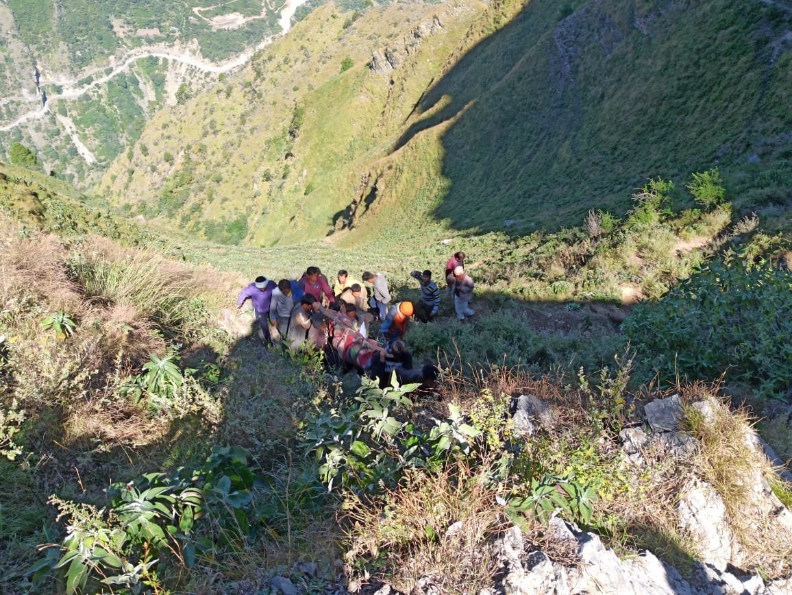 भारतको उत्तराखण्डमा गाडी दुर्घटना हुँदा १३ जनाको मृत्यु