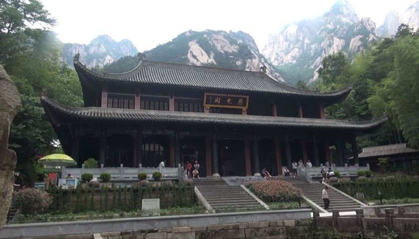 ६० हजार सिँढी उक्लिएर पुग्नुपर्ने अनौठो होटल !