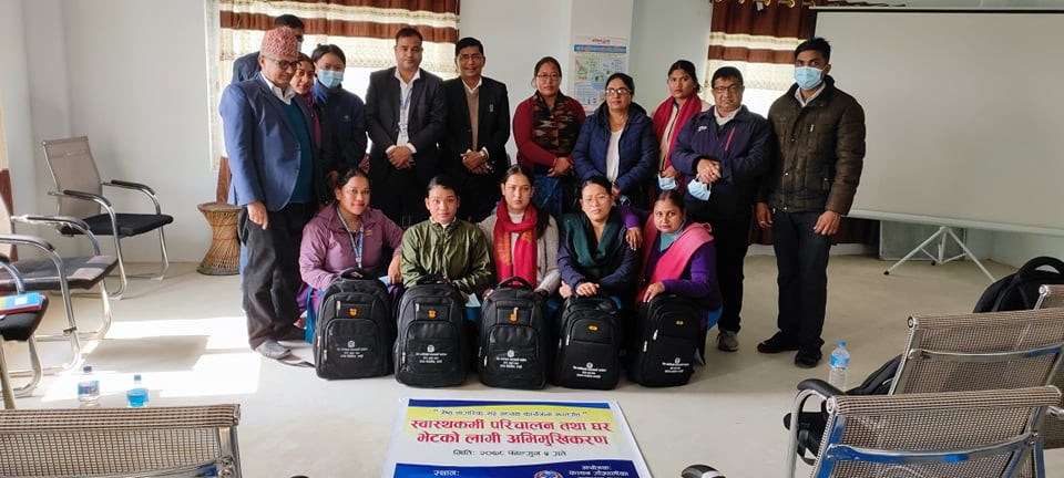 कञ्चनमा स्वास्थ्यकर्मीहरुलाई अभिमुखीकरण तालिम