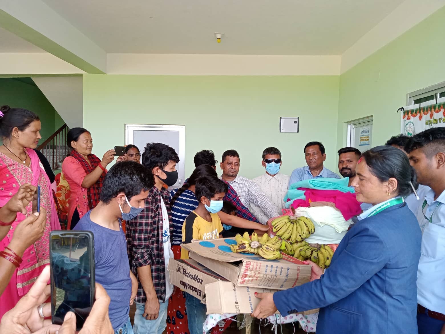 जनउत्थानको १२औं बार्षिकोत्सवमा बिरेन्द्र माविका दृष्टिबिहिन बिद्यार्थीहरुलाई नगद सहित अन्य सामाग्री हस्तान्तरण