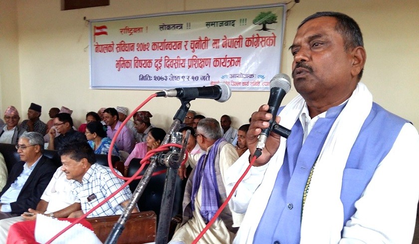 काँग्रेस रुपन्देहीका पूर्व क्षेत्रीय सभापति मातृका यादवद्धारा पार्टी परित्याग