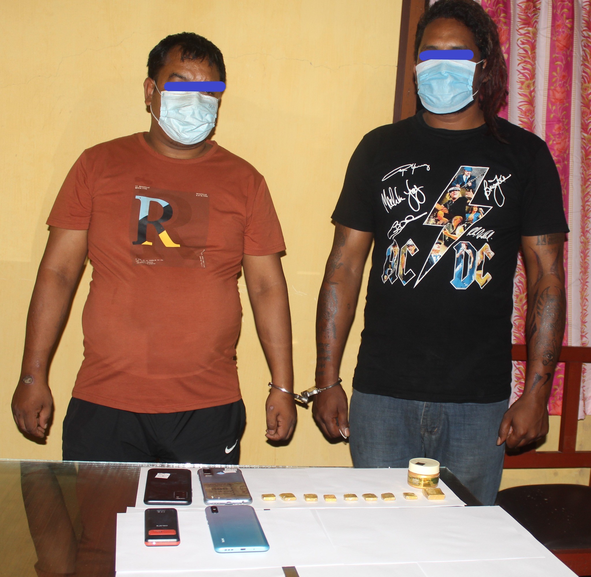 सुन भन्दै फलामको ढिक्का दिई ठगी गर्ने कञ्चन र गैडहवाका दुई युवा पक्राउ