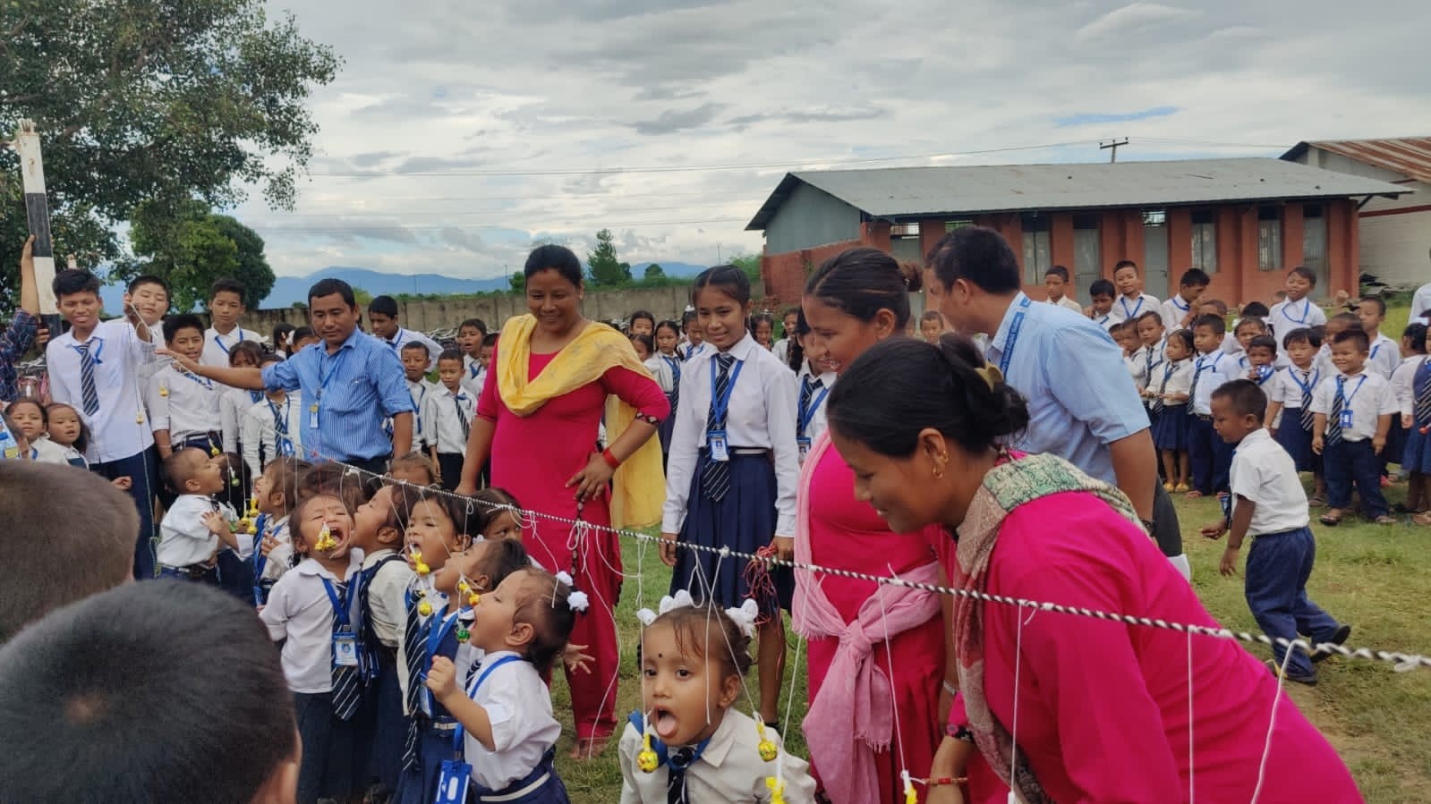 रुद्रपुरमा राष्ट्रिय बाल दिवसको अवसरमा मिठाई दौड प्रतियोगिता