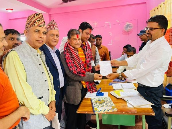 गठबन्धनका साझा उमेद्वार भरत कुमार शाहद्वारा उमेद्वारी दर्ता