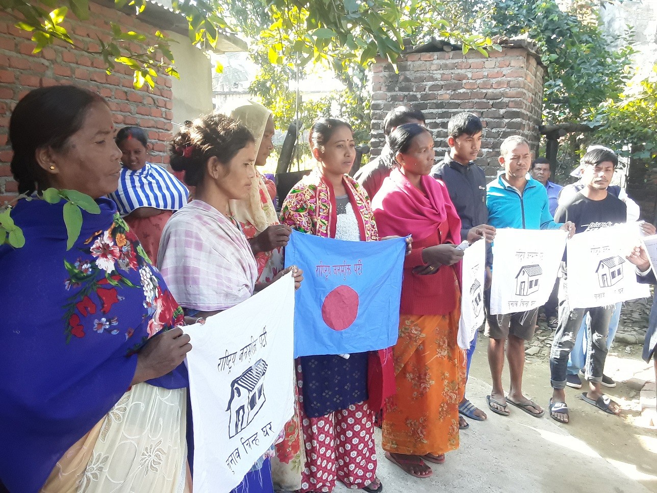 तिलोत्तमाको बेवरामा जनमुक्तिको कार्यकर्ता भेटघाट