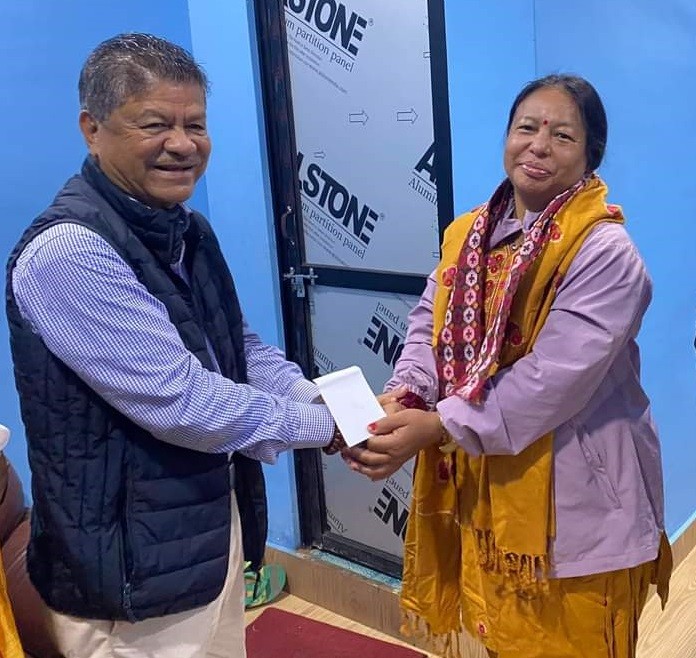 नेकपा एमालेबाट स्थानिय निर्वाचनमा कञ्चनको उपाध्यक्ष पदकी उम्मेदवार राहादी कांग्रेसमा प्रवेश