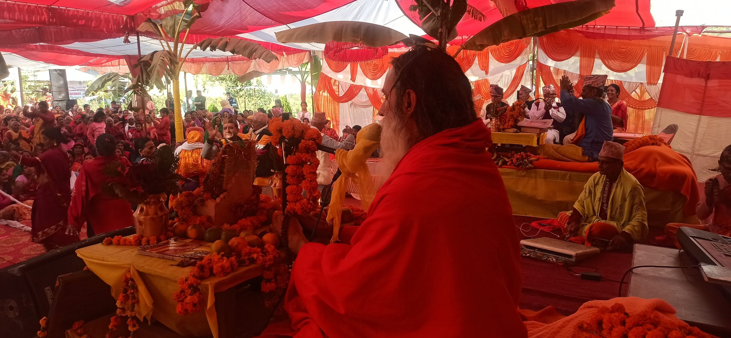 नन्दनगरस्थित कैलाश आश्रम धाममा जारी महायज्ञमा भक्तजनको घुईचो