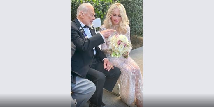 ९३औँ जन्मदिनमा अन्तरिक्षयात्रीको बिहे