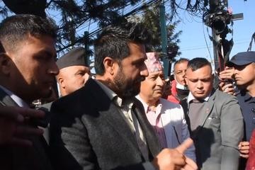 म कहाँको नागरिक हुँ र कसलाई प्रश्न गर्नु भएको हो थाहा छैन ।’ रबी लामिछाने