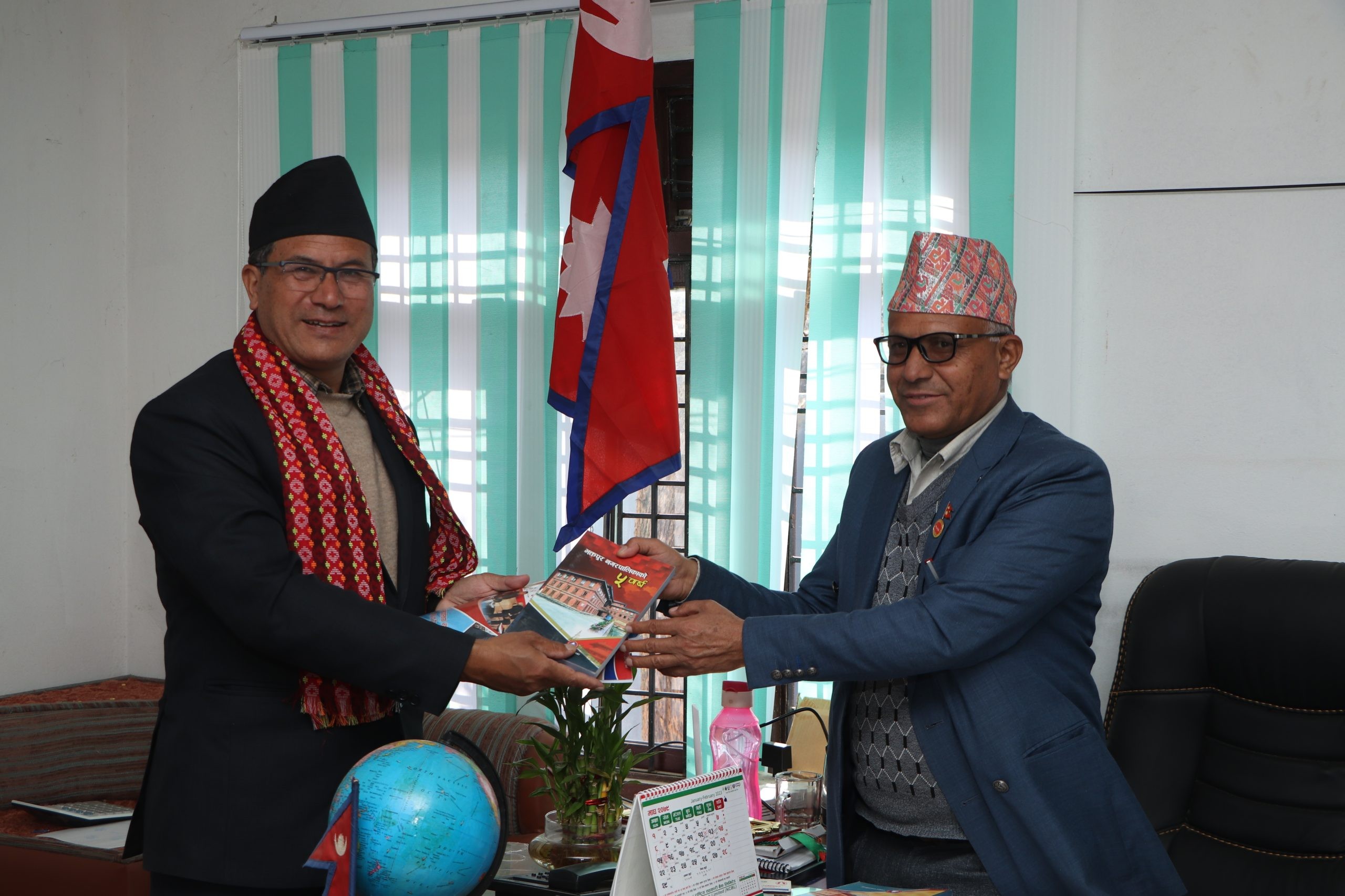 भक्तपुर नपा र विभिन्न नगरपालिकाका नगर प्रमुखहरूबिच भेटघाट