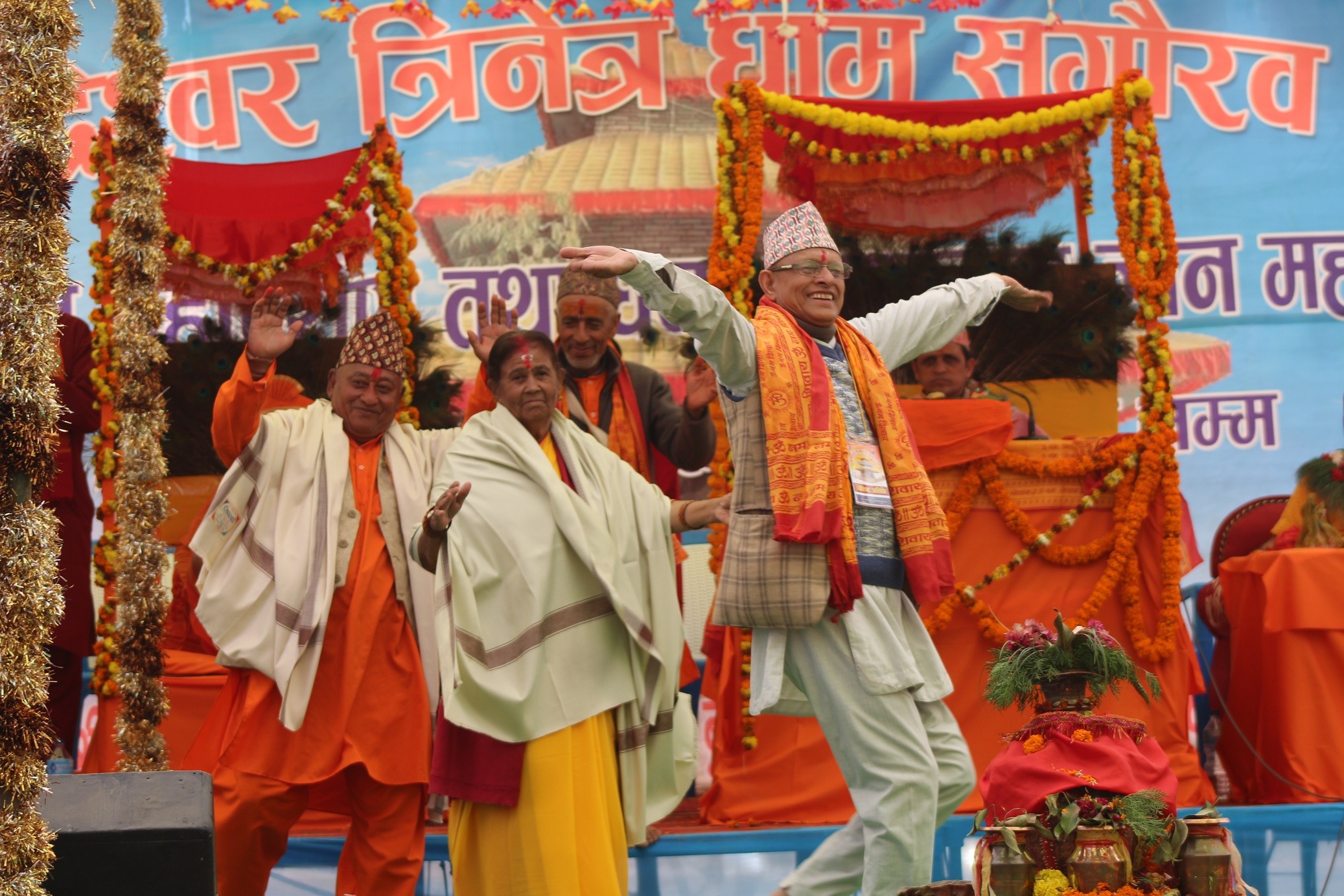 रुद्रेश्वर त्रिनेत्र धाममा सञ्चालन भएको धनधन्याञ्चल  ज्ञानमहायज्ञमा दानविरहरुको भिड बढदै