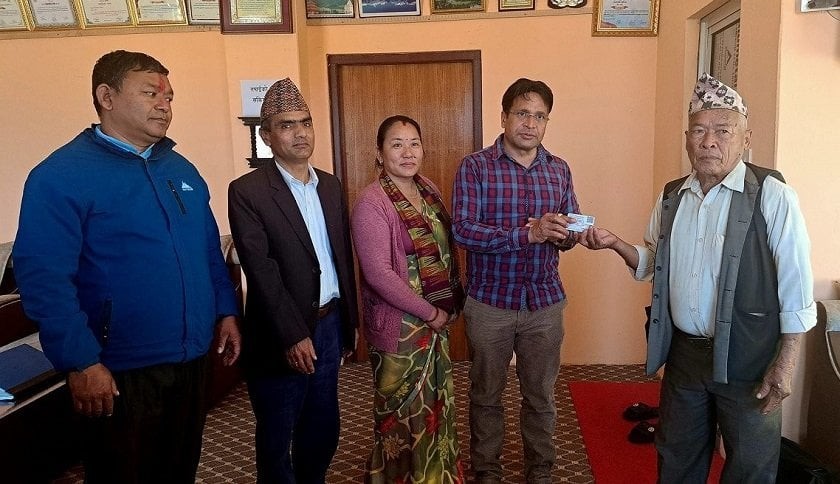 पाल्पाको रामपुरमा डिजिटल परिचयपत्र वितरण सुरु