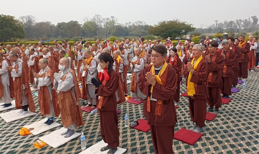 दक्षिण कोरियाका दुई सय तीर्थयात्री लुम्बिनीमा आईपुगे