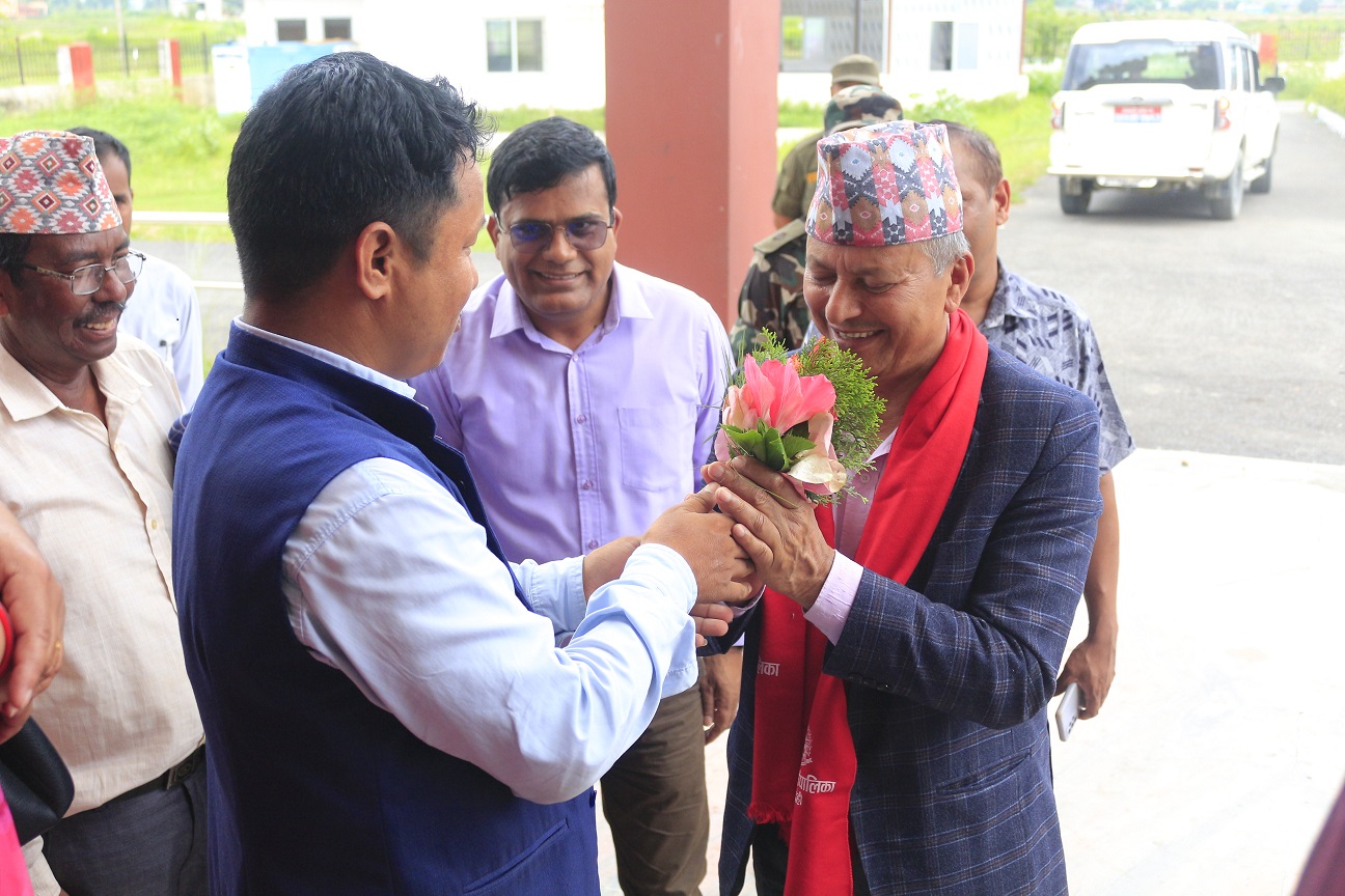 रुपन्देहीको कञ्चनमा भूमि व्यबस्था, सहकारी तथा गरिवी निवारण मन्त्री बलराम अधिकारीसंग भेटघाट