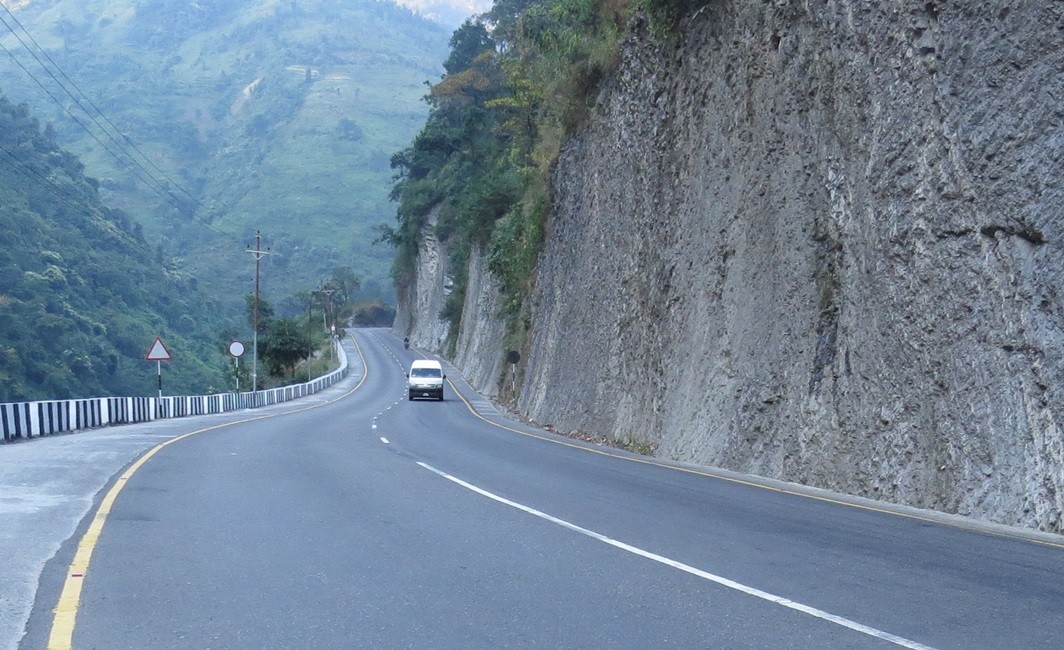 नारायणगढ–मुग्लिन सडक ८ घण्टापछि पुन: सञ्चालनमा