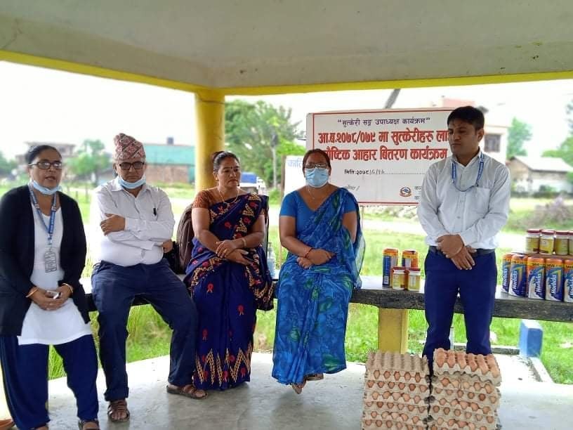 कञ्चनमा सुत्केरी पौस्टिक आहार बितरण