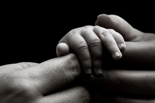 दुर्लभ गर्भ :  ब्राजिलमा एक महिलाले जन्माइन् फरक फरक पिता भएका जुम्ल्याहा बच्चा