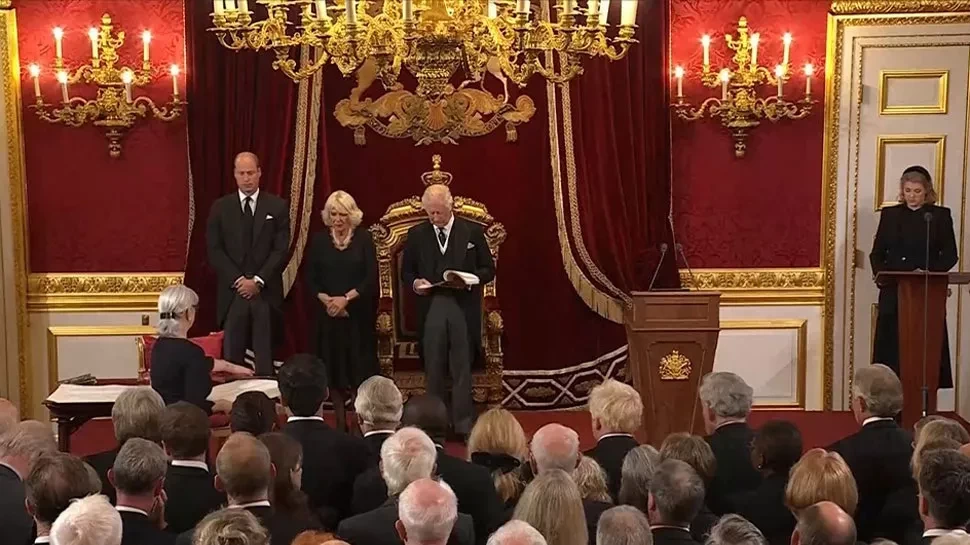 बेलायतमा महारानी युगको अन्त्य, राज्याभिषेकपछि चाल्स–३ बने बेलायतका नयाँ राजा