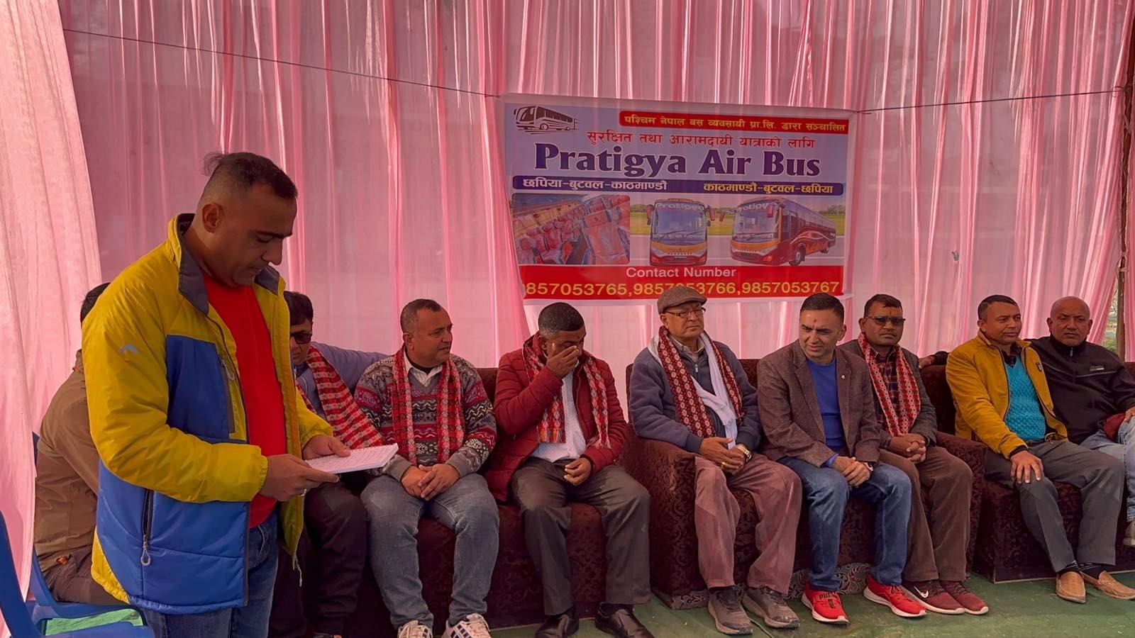 पश्चिम नेपाल बस व्यबसायी प्रा.लि.को आरामदायी नयाँ बस छपियाबाट छुट्ने