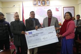 रेसुङ्गा नगरपालिकाद्वारा रेसुङ्गा क्याम्पसलाई ५० लाख रुपैया सहयोग