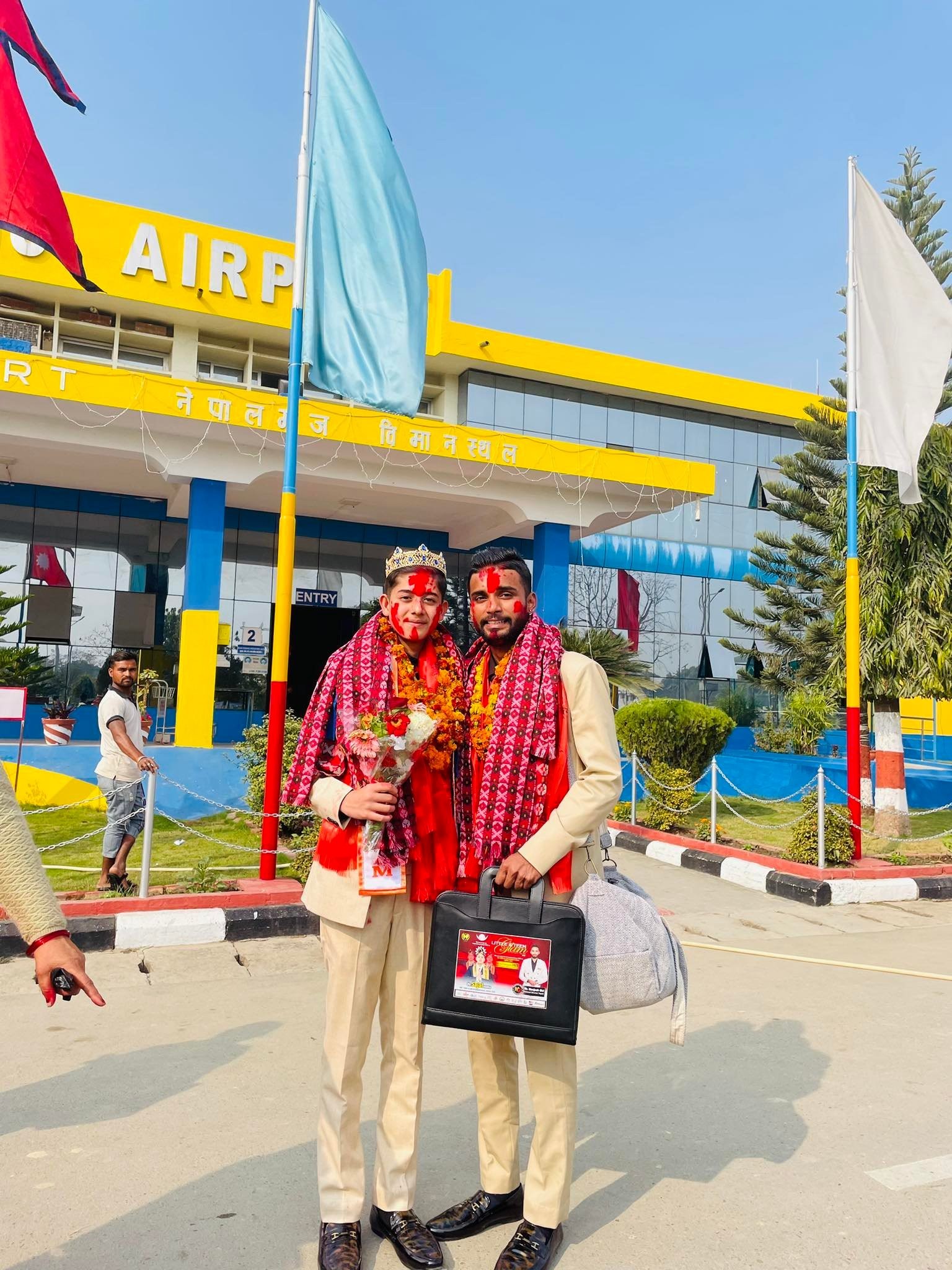 लिटिल एण्ड टिन्स ग्लाम इन्टरनेश्नल सिजन ६ मा नेपालका सजल शर्माले जिते सांस्कृतिक पहिरन अवार्ड