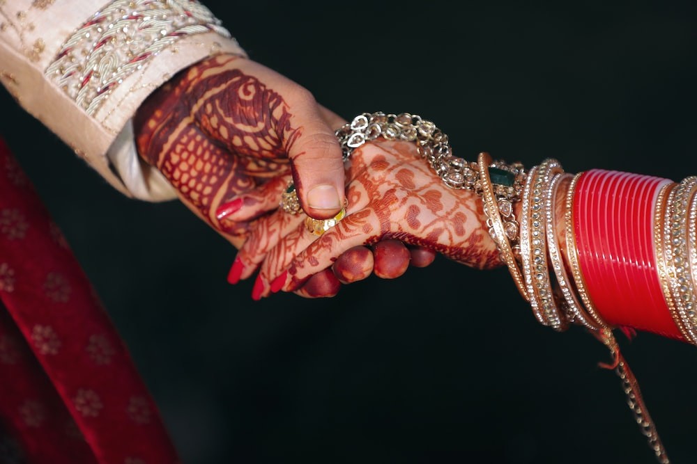 जब छोराहरूले गराए विधवा आमाको विवाह : भने, ‘उहाँलाई पनि साथी चाहिन्छ’