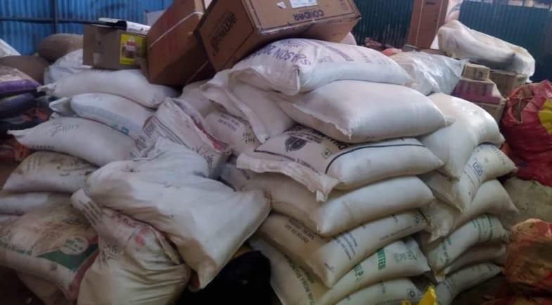 अवैध ४२ बोरा चिनी बरामद