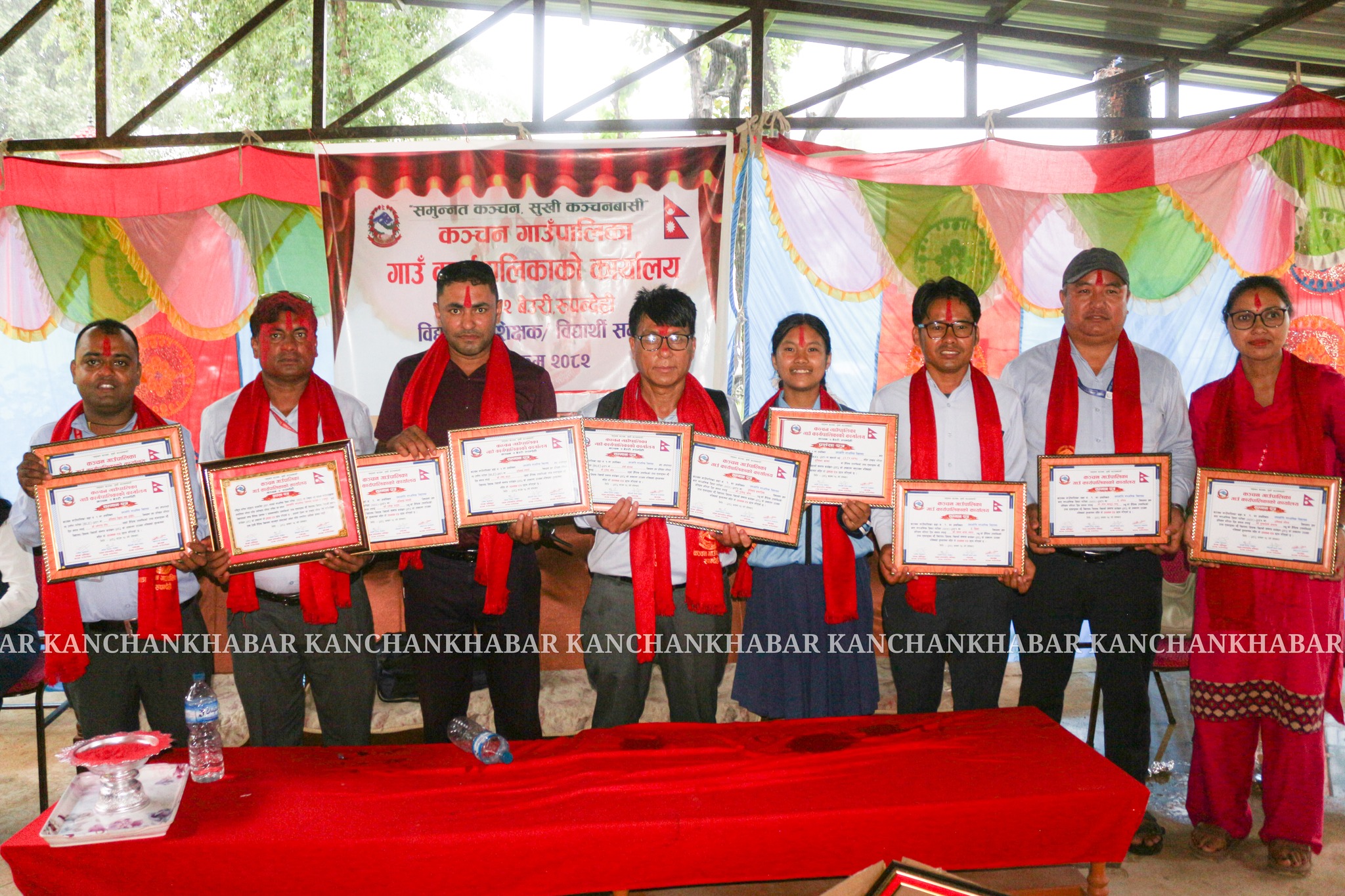 कञ्चनले गर्यो एस ई ई र बि एल ई मा उत्तिर्ण उत्कृष्ट बिद्यार्थी तथा शिक्षकहरुलाई सम्मान