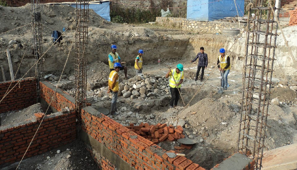 निर्माण सामग्रीमा ब्रहम्लुट, बजारमा अनुगमनमा छैन सरकारको चासो !