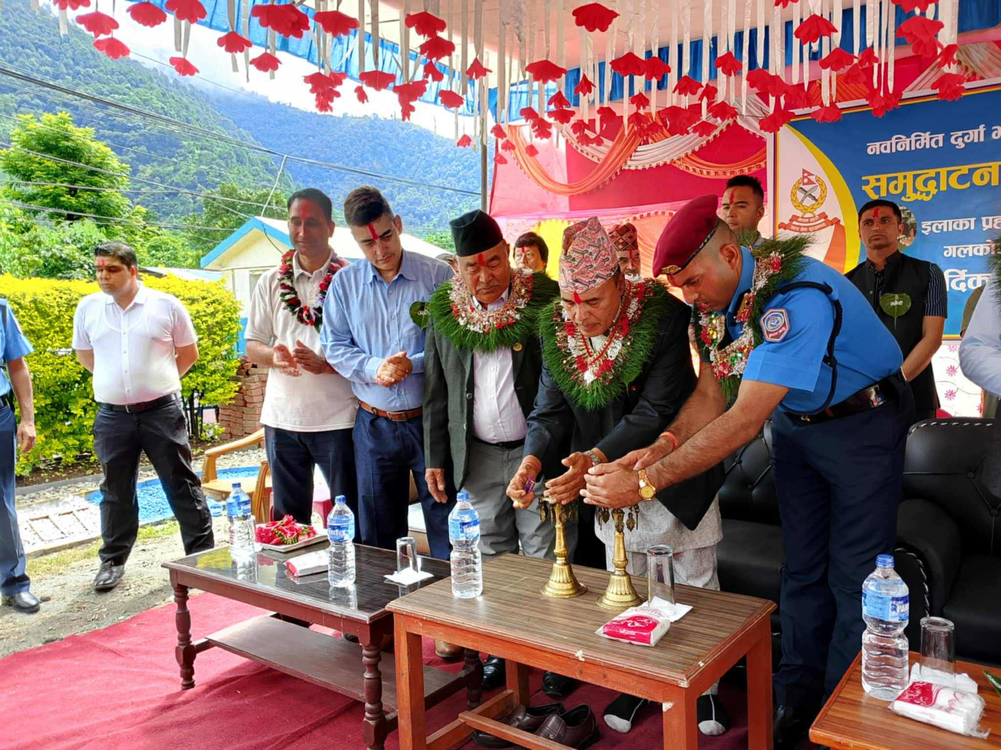 इलाका प्रहरी कार्यालय गलकोटमा भगवती मन्दिर उद्घाटन