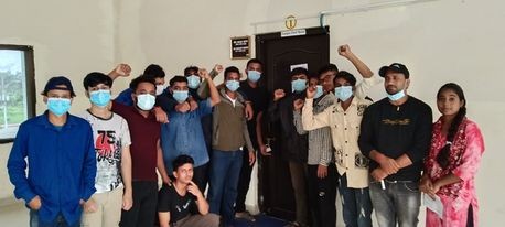 लुम्बिनी बिश्वबिधालयमा बिधार्थीहरुद्धारा तालवन्दी