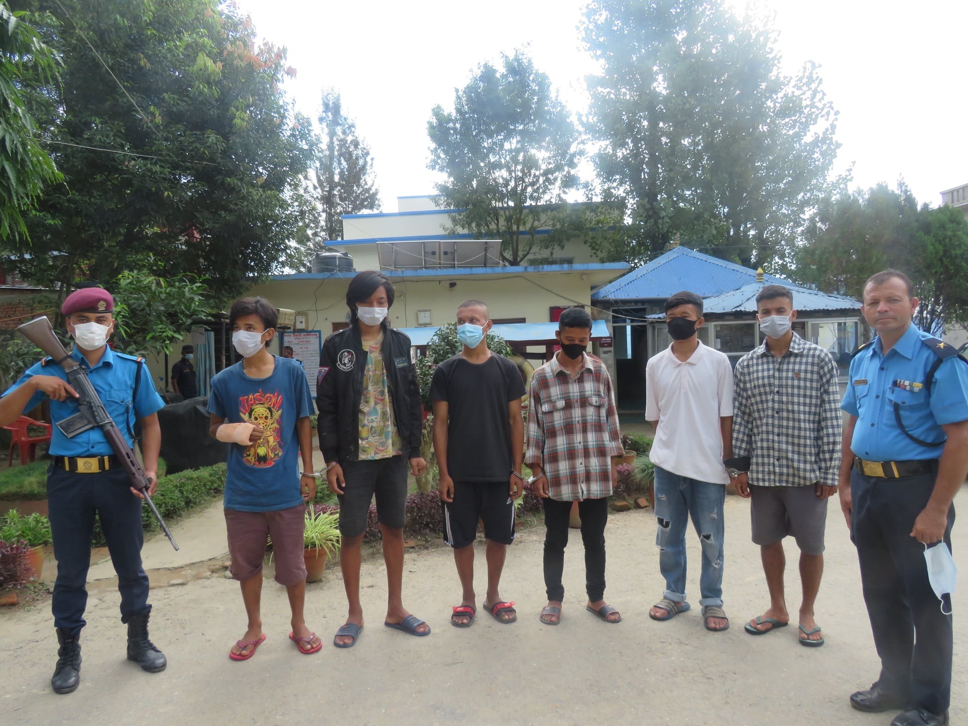 नक्कली प्रहरी बनेर मध्यरातमा ट्रक नियन्त्रणमा लिने ६ जना पक्राउ