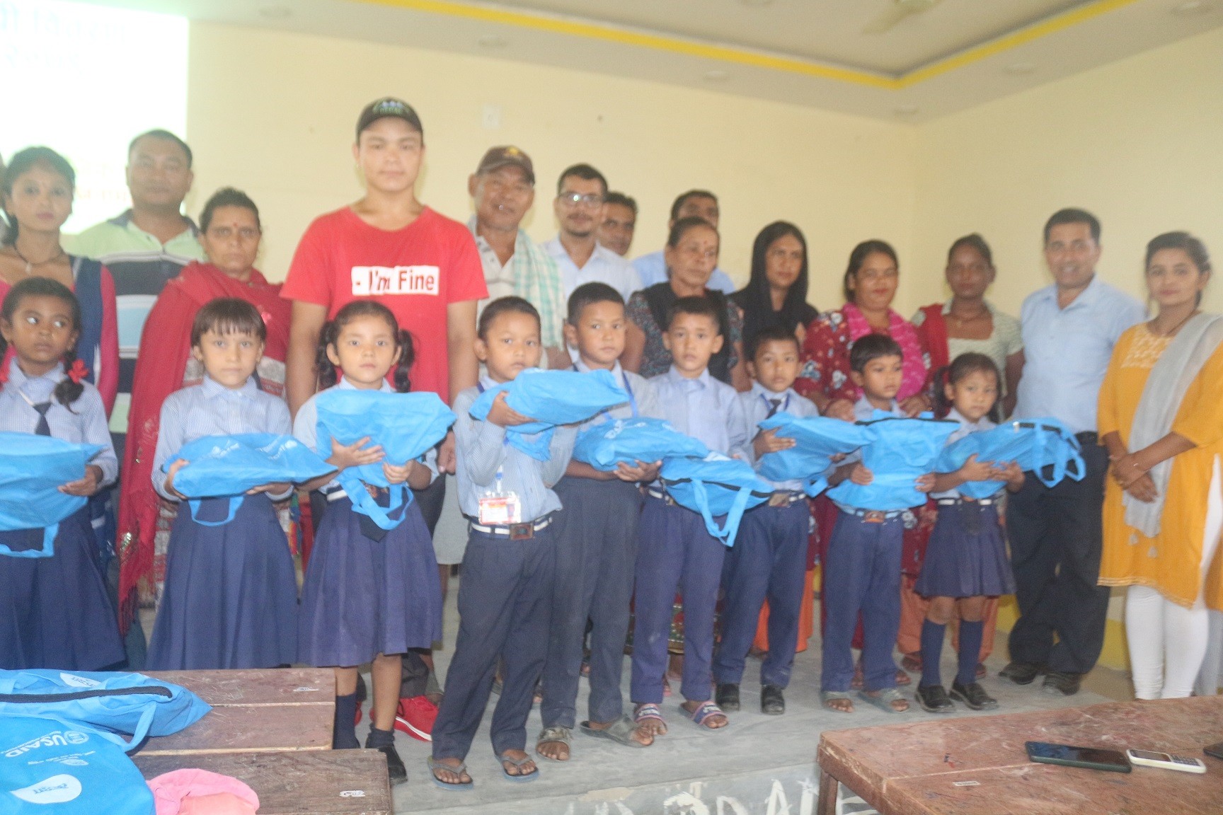 कञ्चन र गैडहवामा टोल शिक्षा शैक्षिक सामग्री वितरण