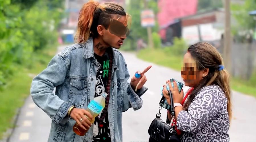 महिलालाई एसिड छ्याप्ने धम्कीसहित प्र्याङ्क भिडियो बनाउने युवक पक्राउ