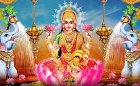 धनधान्य र सम्पन्नताकी देवी लक्ष्मीको पूजा गरी आज लक्ष्मी पूजा मनाईदै