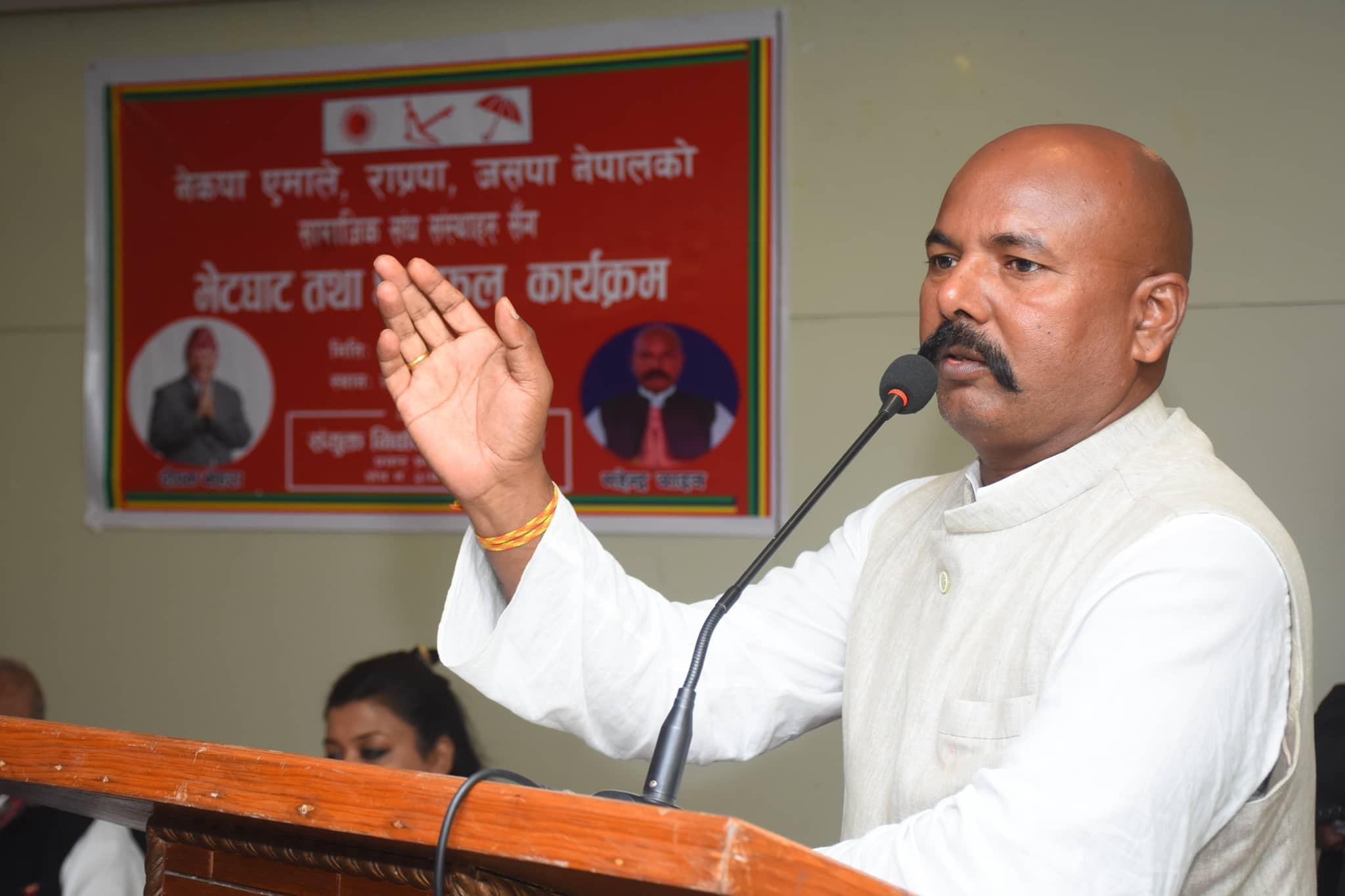 केपी ओलीलाई प्रधानमन्त्री बनाउन दीपक बोहरालाई जिताउनुपर्छ