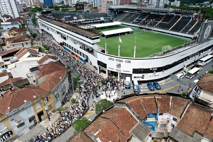 पेलेलाई प्रसिद्धि प्राप्त गरेकै सहरमा समाधिस्थ गरियो