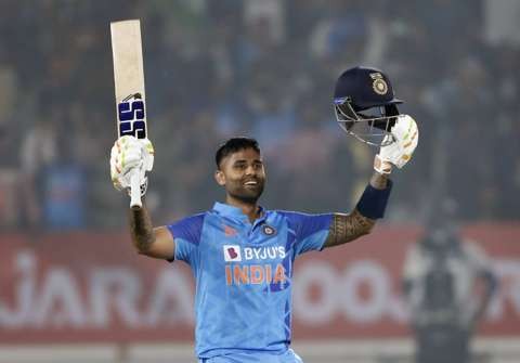 भारतद्वारा न्युजिल्याण्ड ६ विकेटले पराजित