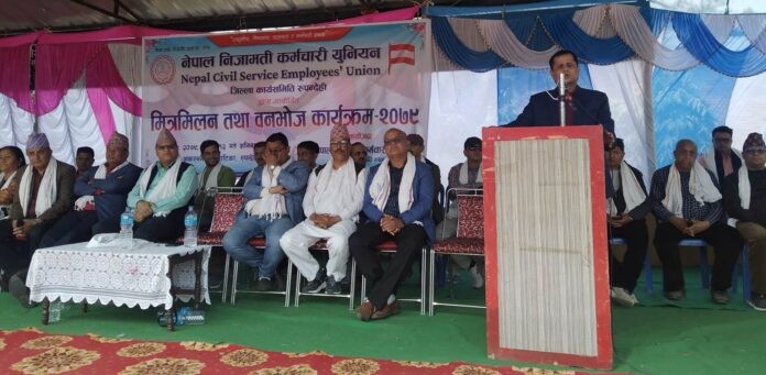 तत्काल निजामती कर्मचारी ऐन जारी गर्न माग