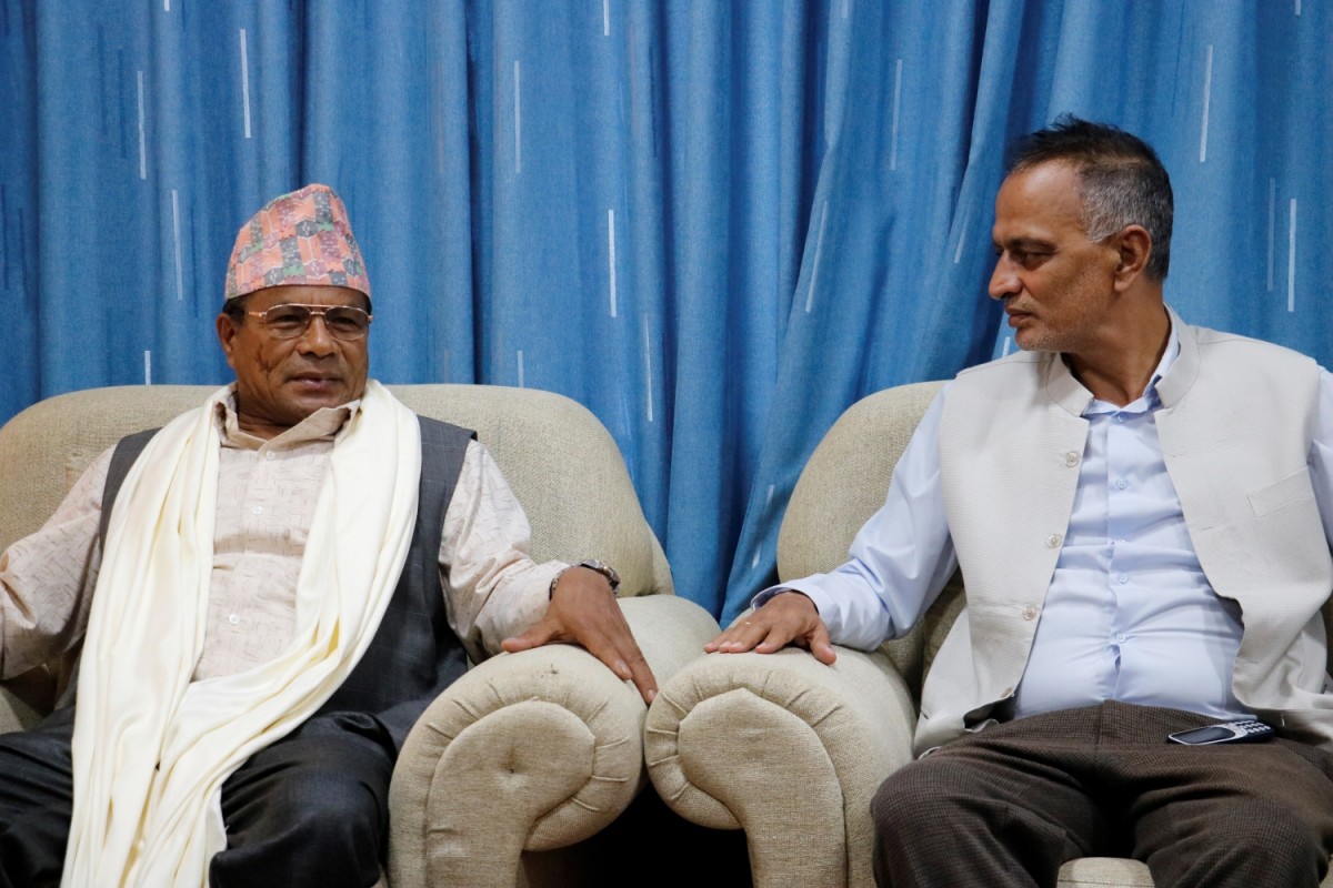 लुम्बिनी प्रदेशका सभामुख घर्ती र बुटवलका प्रमुख पाण्डेयबीच भेटवार्ता