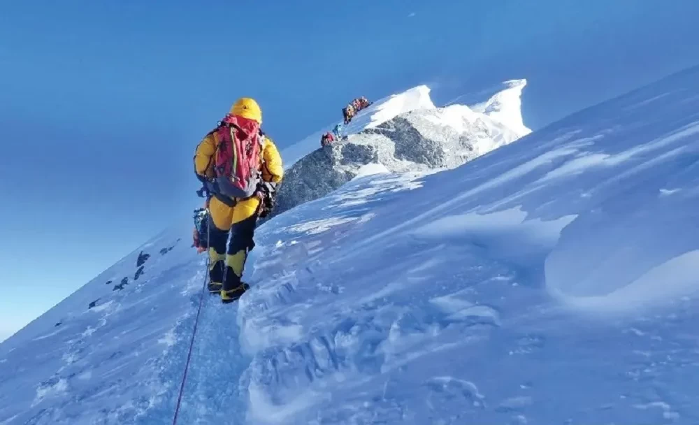 यस वर्षको बसन्त ऋतुमा आजदेखि सगरमाथा आरोहण