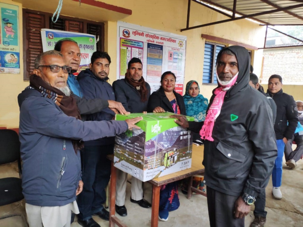 लुम्बिनी साँस्कृतिक नगरपालिकाद्वारा कृषकहरुलाई ५० अनुदानमा पम्पसेट वितरण 