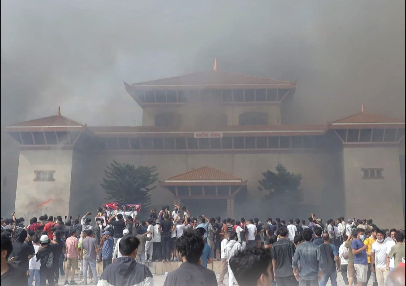 आगजनीभन्दा भ्रष्टाचारीहरूको सम्पत्ति राष्ट्रियकरण हुनु जरूरी