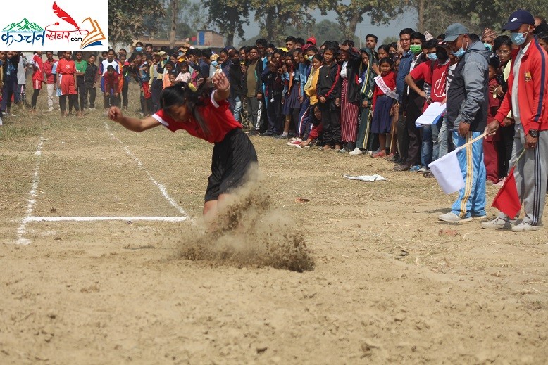 चौथो कञ्चन प्रतिभा सप्ताह तथा राष्ट्रपति रनिंग शिल्ड प्रतियोगिता २०७७ मा ट्रिपल जम्प गर्दै छात्रा