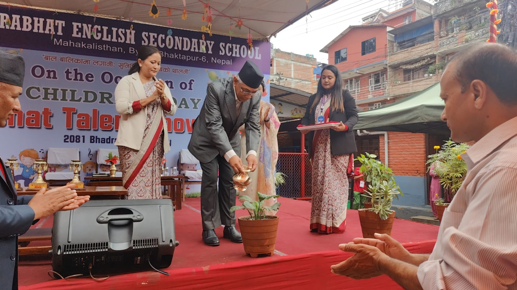 सर्वसाधारण जनताले पनि प्रतिस्पर्धी शिक्षा पाउनुपर्छ