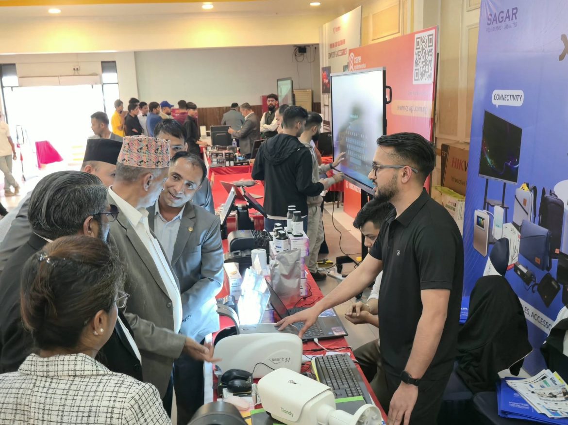 बुटवलमा ‘डी-म्याक्स डिजिटल बी-टु-सी समिट’ सुरु, नयाँ प्रविधि प्रदर्शनमा जोड